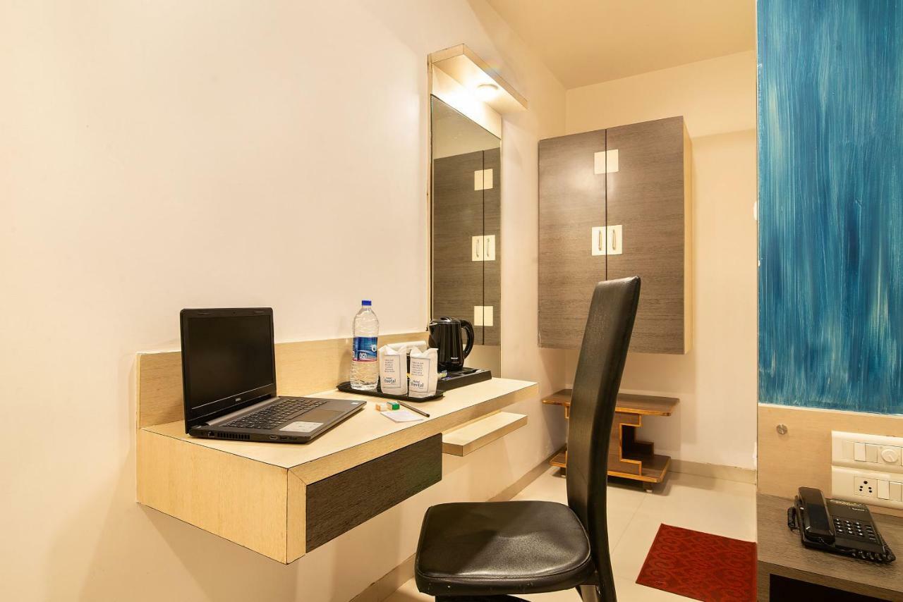 Hotel Sheetal Plaza Σουράτ Εξωτερικό φωτογραφία
