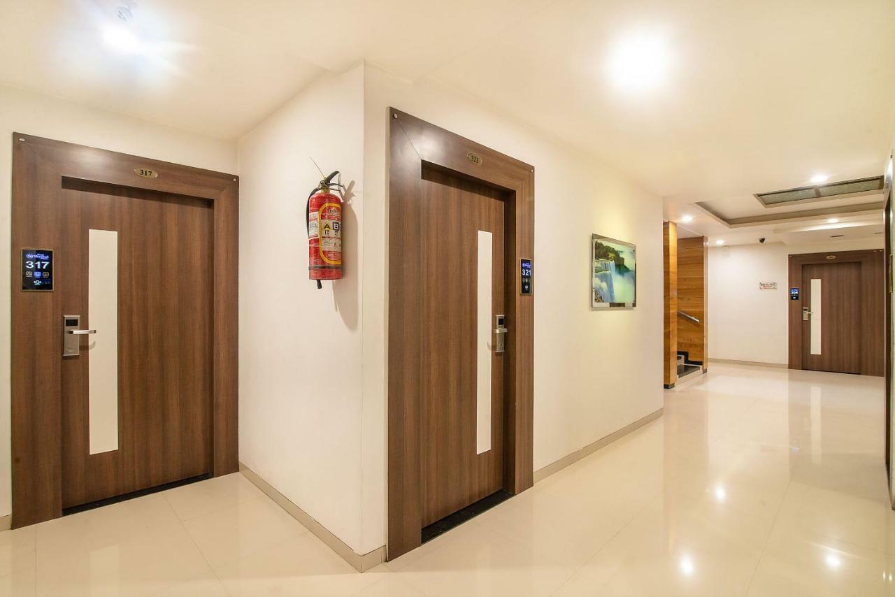 Hotel Sheetal Plaza Σουράτ Εξωτερικό φωτογραφία