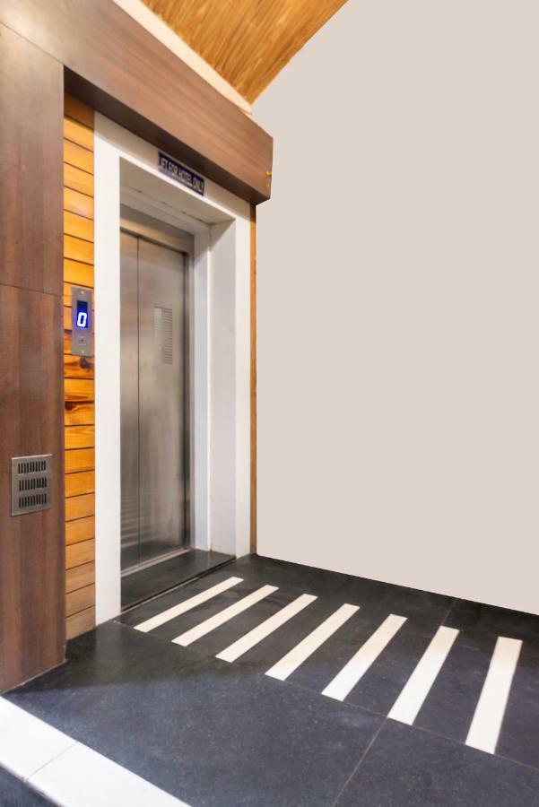 Hotel Sheetal Plaza Σουράτ Εξωτερικό φωτογραφία