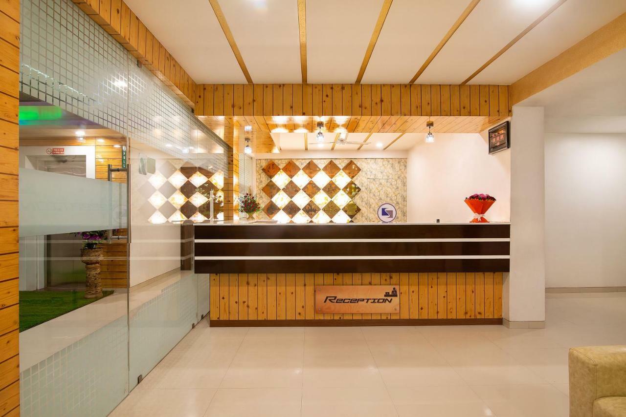 Hotel Sheetal Plaza Σουράτ Εξωτερικό φωτογραφία