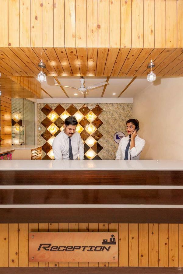 Hotel Sheetal Plaza Σουράτ Εξωτερικό φωτογραφία