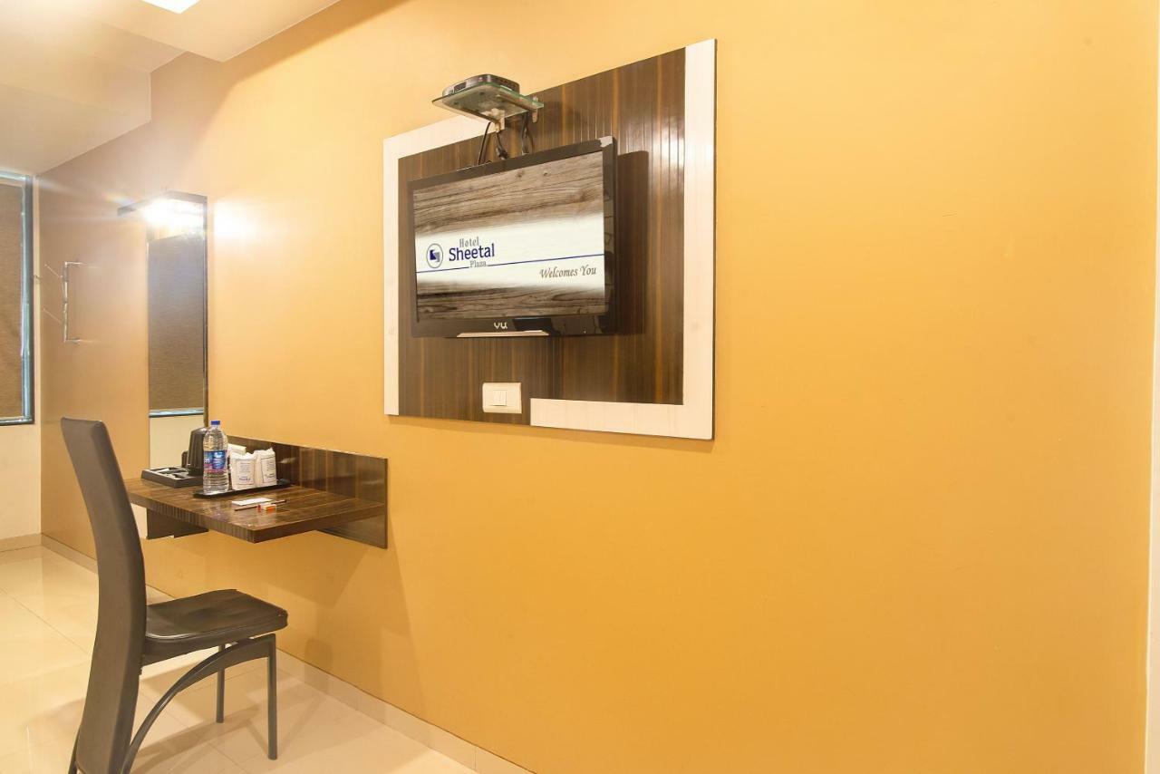 Hotel Sheetal Plaza Σουράτ Εξωτερικό φωτογραφία