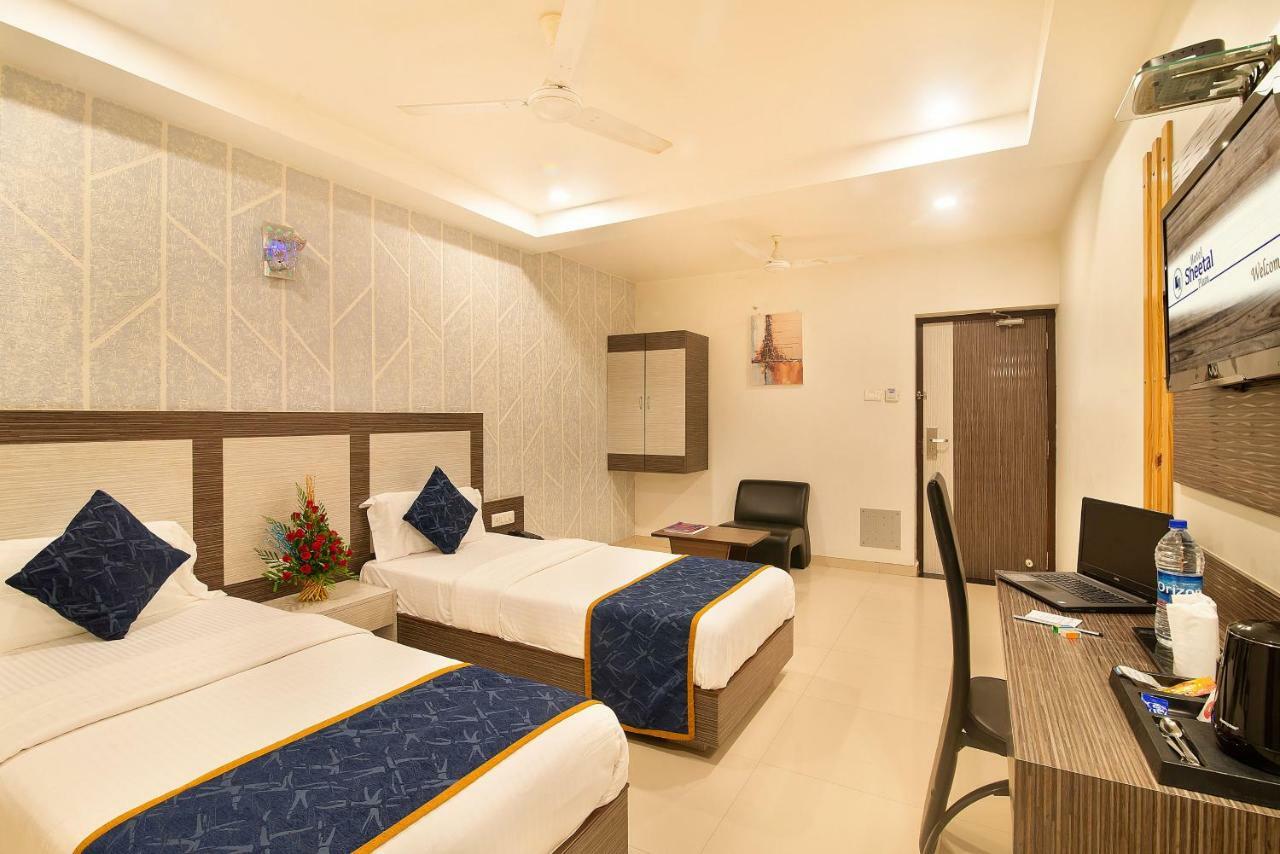 Hotel Sheetal Plaza Σουράτ Εξωτερικό φωτογραφία