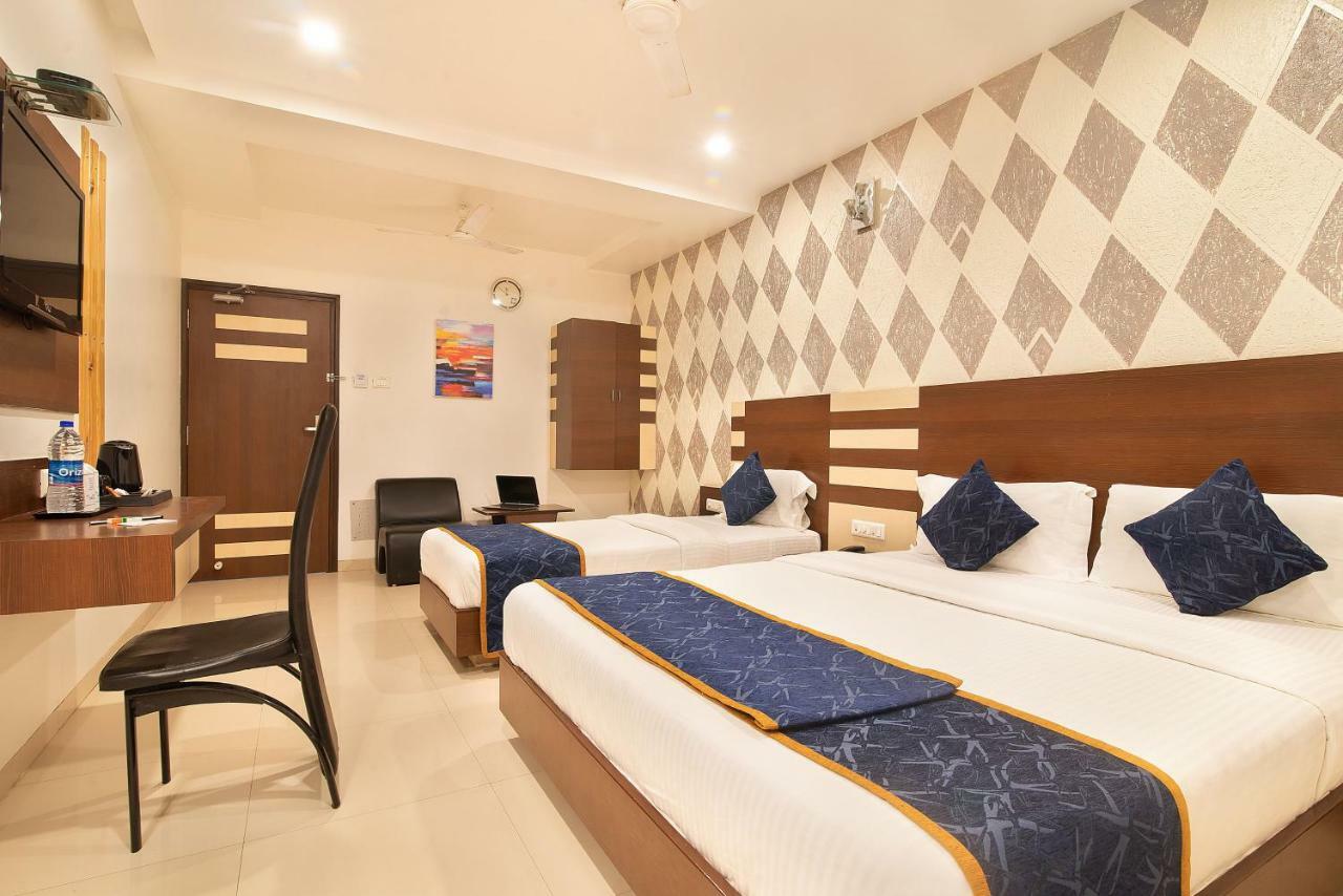 Hotel Sheetal Plaza Σουράτ Εξωτερικό φωτογραφία