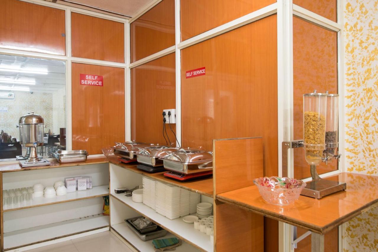 Hotel Sheetal Plaza Σουράτ Εξωτερικό φωτογραφία